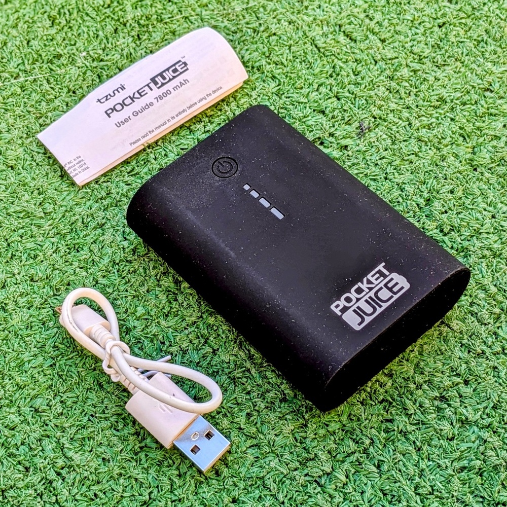 Tzumi-Pocket Juice 7800mAh 5V Dual USB Input Portable Charger 3488BB-3 Black EUC